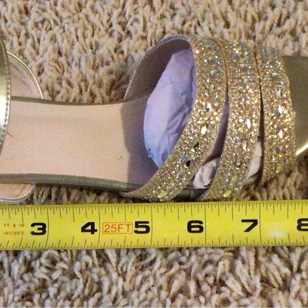 Elegant Champagne Strappy Big Girls Sandals Size 2.5 - Picture 8 of 8